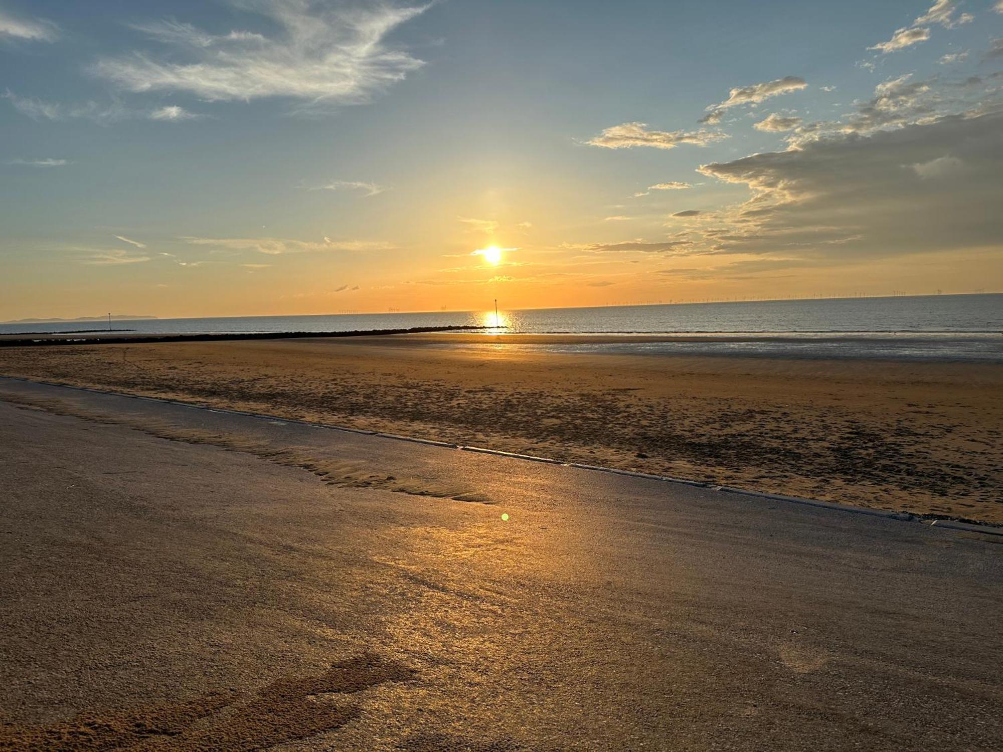 Beach Retreat With Hot Tub Sleeps 8 เพรสตาติน ภายนอก รูปภาพ